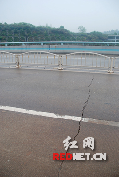 株洲西匝道互通桥改造施工 交通管制至5月21日