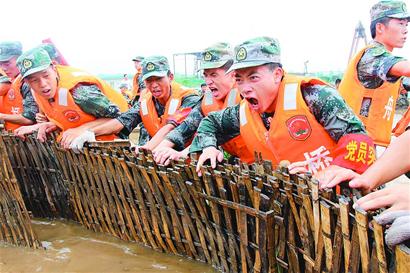 长江上游洪峰将超1998年洪水
