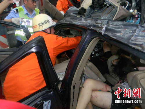 图：沪渝高速多车相撞事故致3人死亡