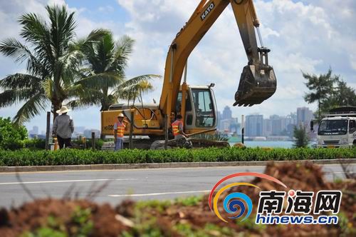 ���ڱ�����·˫�򳵵��ؿ�;���������Ƶ���ʻ