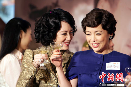 图:港剧《巾帼枭雄》演员鼓动戏势