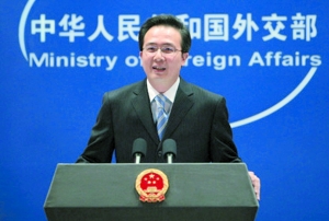 外交部新任发言人洪磊亮相(图)
