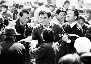 > 正文      本报讯(记者平丽艳)以安徽凤阳小岗村原书记沈浩为故事