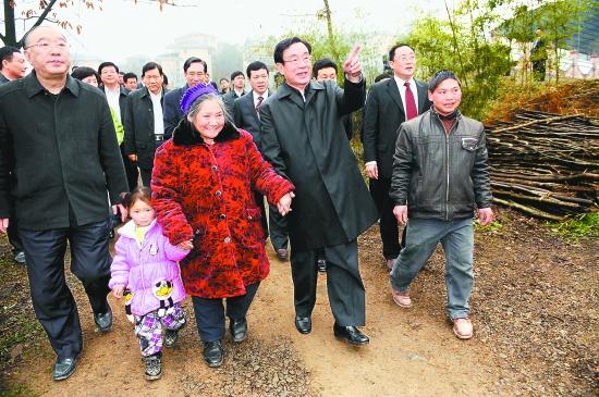 �ع�ǿ:Ϊ���췢չ�е����Եĸ���