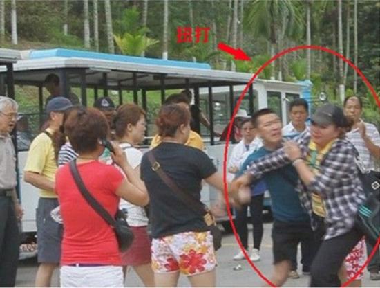 警方调查女导游三亚被殴事件 游客导游均受伤