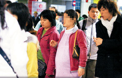 港人内地妻子母亲节发声 盼获得在港分娩权利