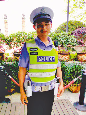 他开车撞伤我丈夫居然不肯赔钱看病