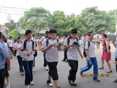 ѡ��ѧ��ֻѡ�ԵĲ�ѡ���