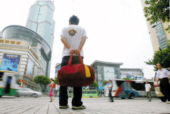 深圳有多少外来人口_清理外地人,深圳伤不起(3)