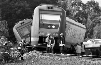 德国火车撞车致50人受伤