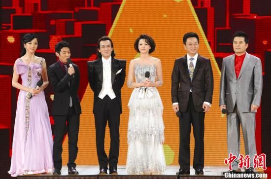 春晚30年变与不变对社会流行文化影响有目共睹