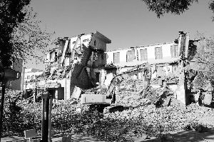 ������ը�ٽ�ѧ¥��ҥ�ԣ�