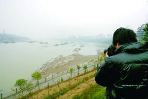 “爸爸妈妈只爱妹妹,我不想活了”