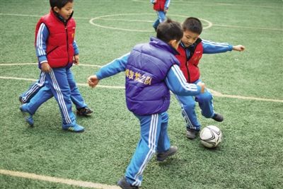 快乐幼儿足球不强求专业化(2)