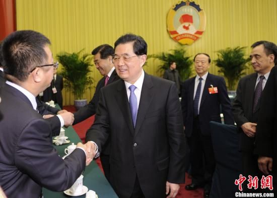 ����۲죺��Ա���������������̬�Ȼ�϶�