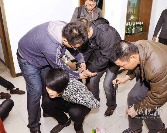 辽粤澳破获特大拐卖<em>妇女卖淫</em>案 男友 骗她去卖