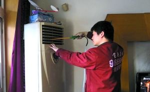 昨天好多人打电话找金师傅洗空调