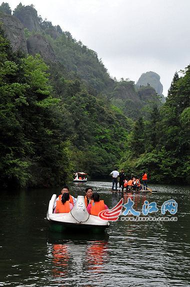 ��ɽˮ�����ý���ߵ������������ʯ�Ľ�