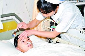  小思成 病情突变脑积水分流手术提前_新闻中心