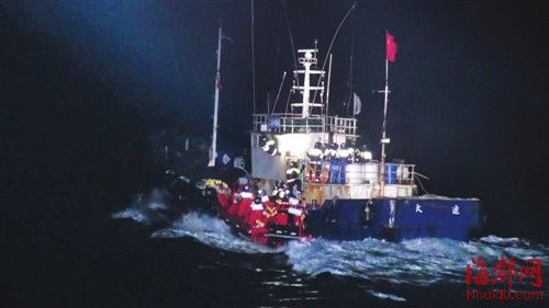 韩媒:中国渔民刺伤4韩海警