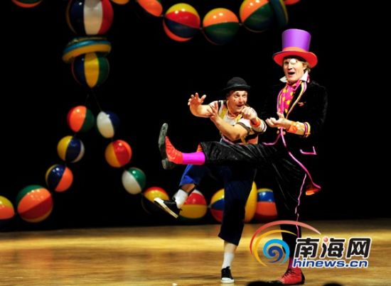 �����׽����ӽں��ڿ�Ļ������Ĭ��ʦ���ֺ���