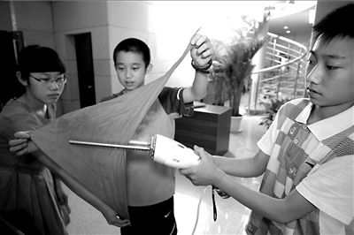 发明蒸汽熨刷少年申请专利