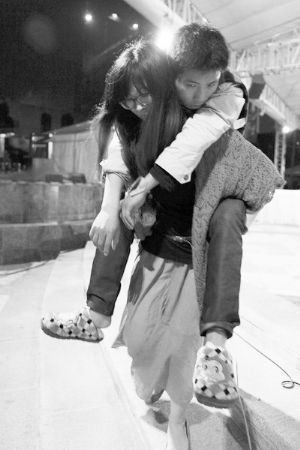 �尾������ҹ��ƴ���±���