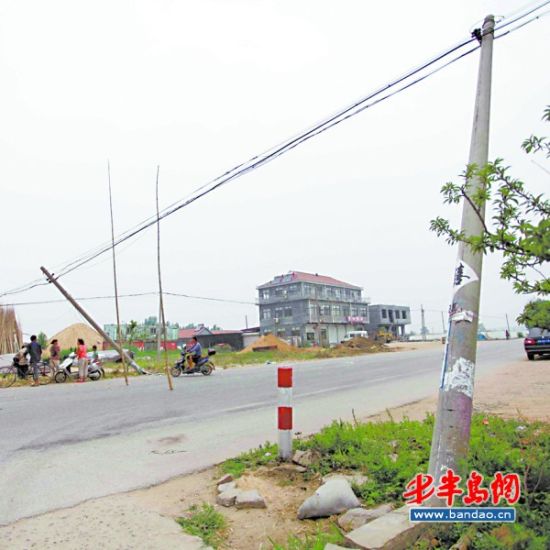 ���ִ��ӭͷ��ײ����ɢ�����˷򸾵�������