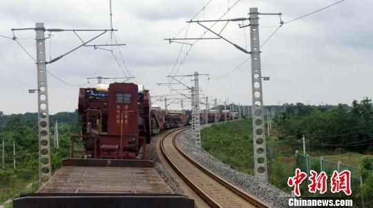 ��ս������·��ȫ���伫��6̨"���ް�"���д���ɽ