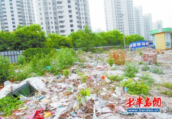 探访市内废弃闲置工地土堆"赖"小学附近6年