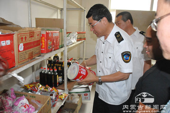 建筑工地,餐饮企业开展食品安全监察及宣传活动