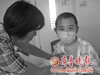 济阳再障男孩靠输血维持生命