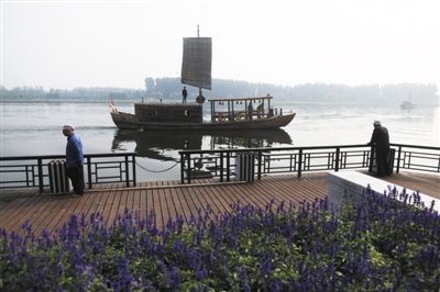 ͨ�ݴ��˺��ذ�ƽ̹�泩