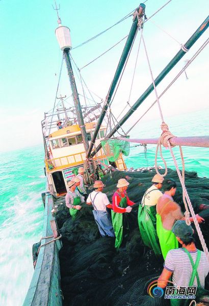 琼海渔民南沙打渔20年:见到国家巡逻船像见亲人