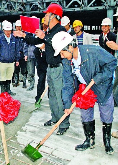 �Ͼ���վ�����������һ�ݽ������������߽�����վ����֮��