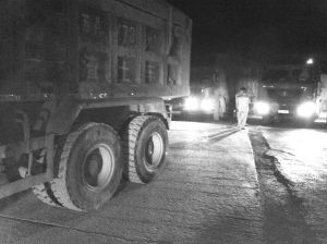 5个没执法权的协管,查了上百渣土车