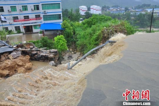 持续强降雨致贵州省损失超7亿元