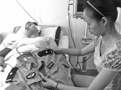 持菜刀袭警逃窜3分钟后落网