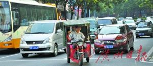 公交专用道野鸡车跑得欢