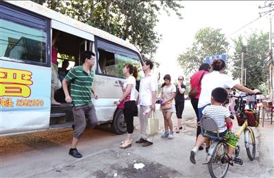 乡政府引进便民车被停运