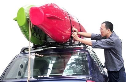 单艘售价5万元左右“水中法拉利”成都造