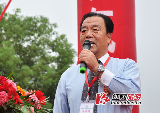 中国老年旅游发展不足首届老年旅游节在张家界开幕