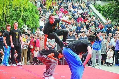 15“国际友城”大明湖畔话泉