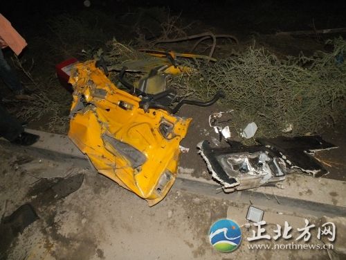 目击者讲述呼武公路失控吊车惊魂一刻