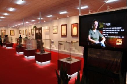 �л��մ��Ļ�����2012�й�����Ʒ��ҵ������