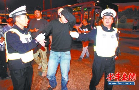 ������ҹ��ס32����˾������һ�˳���������