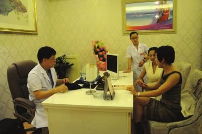 长假整形韩国不独美 成都美容国庆领风骚_新浪新闻