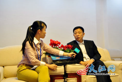 黄康明:未来景德镇陶瓷发展方向就是要做精品做高端做引领