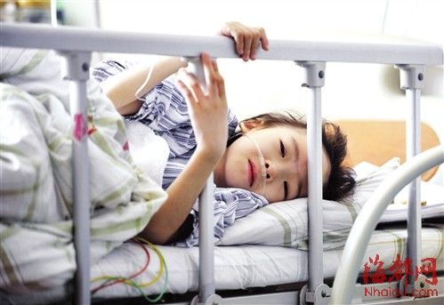 癌症女孩懂事得让人心痛_新浪新闻