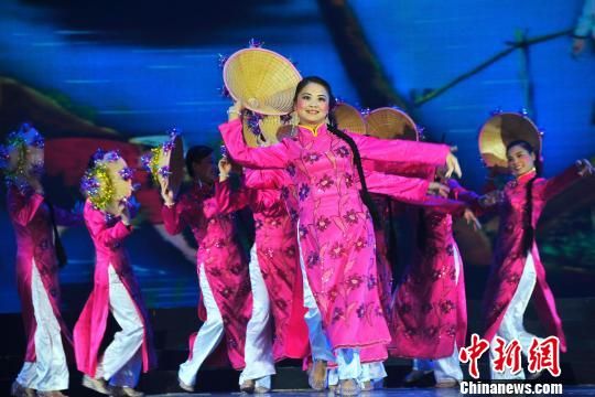 全国华侨农场文艺汇演在兴隆举行东南亚风情尽显